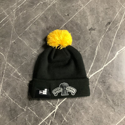 New Era Pom Toque - Black Retro Logo